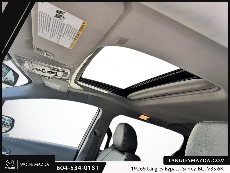 2022 Toyota Sienna LE-12