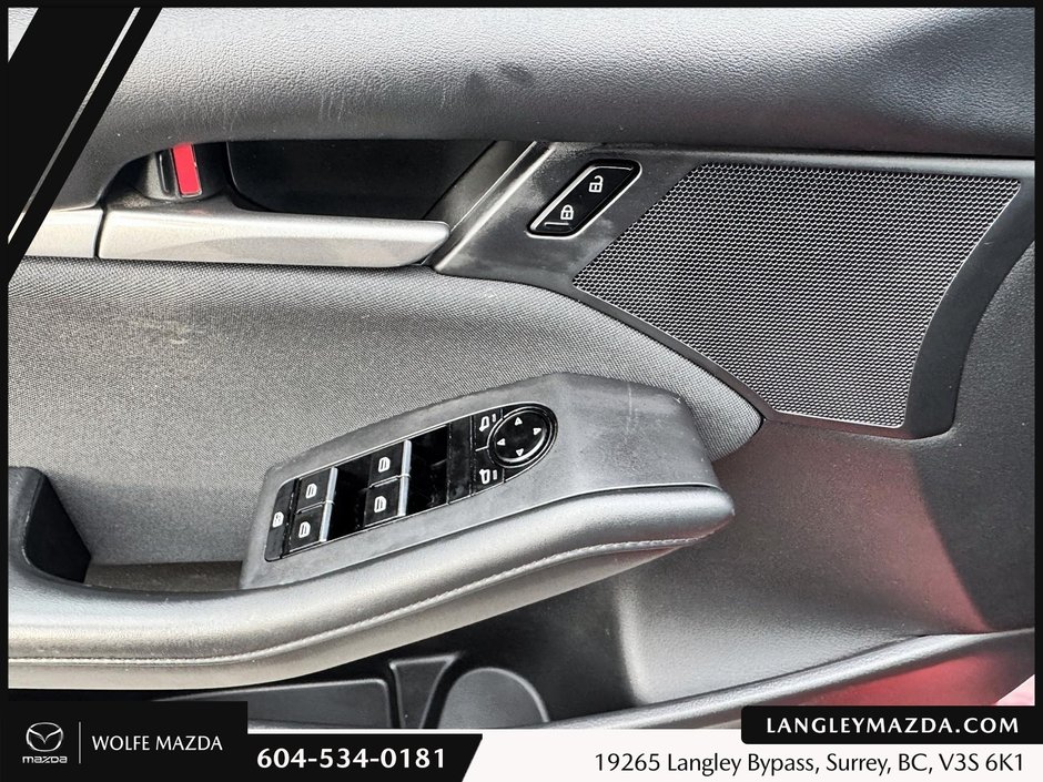 2023 Mazda 3 Sport GS-10