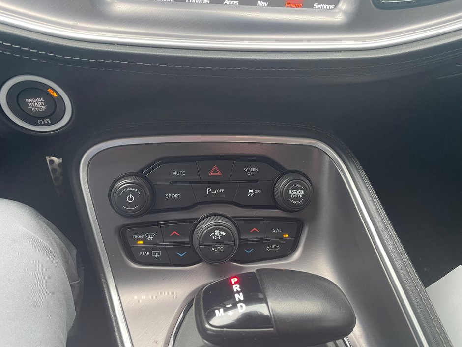 2021 Dodge Challenger SXT-8