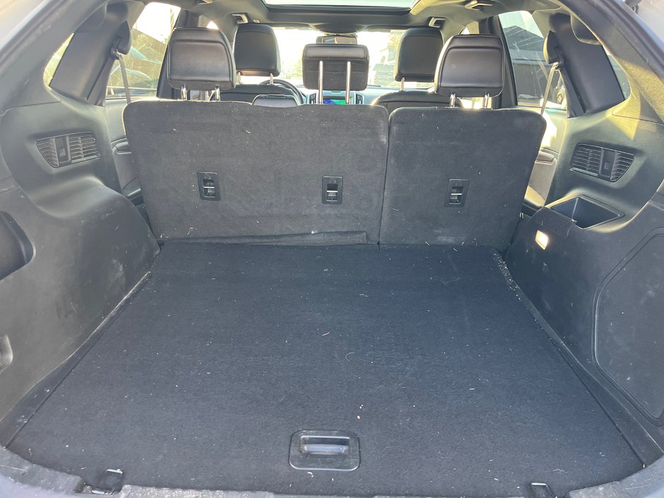 2020 Ford Edge Titanium-11