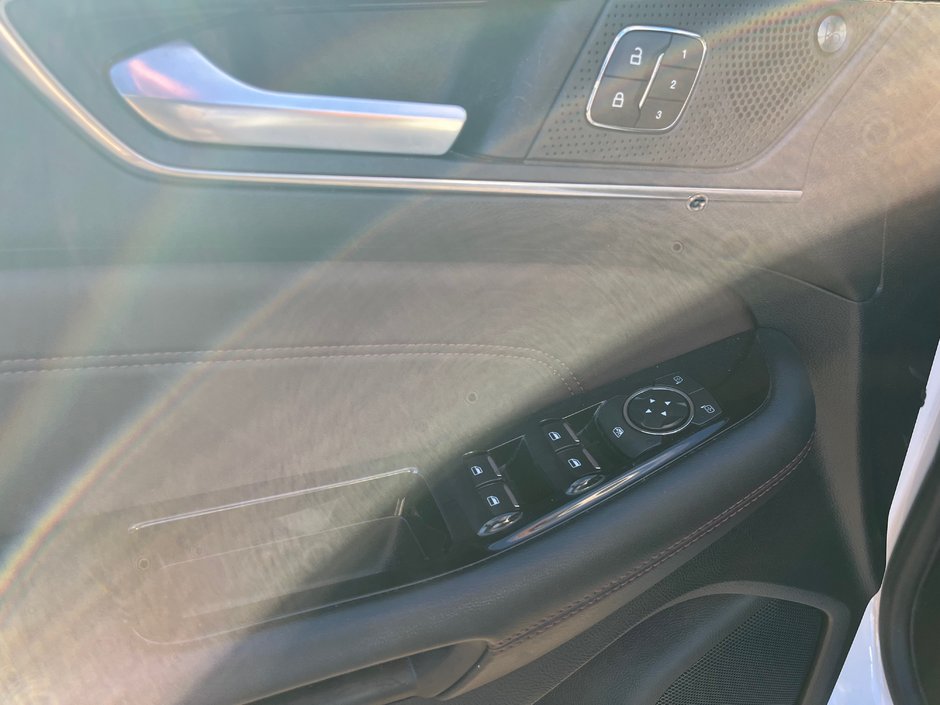 2020 Ford Edge Titanium-8