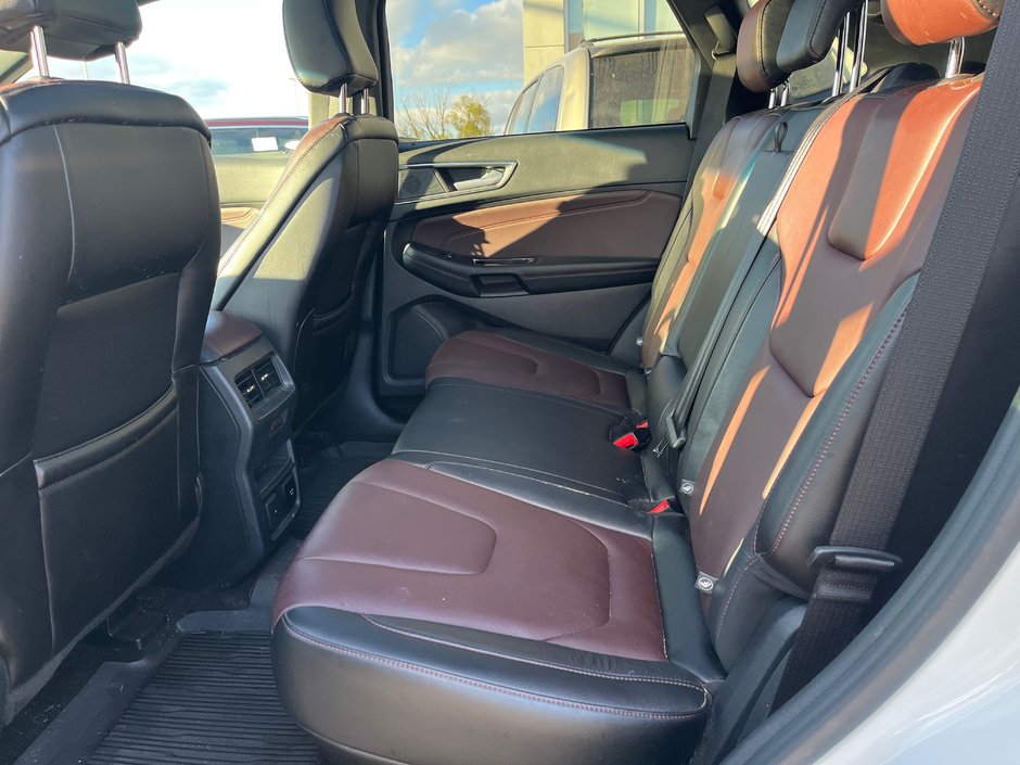 2020 Ford Edge Titanium-10