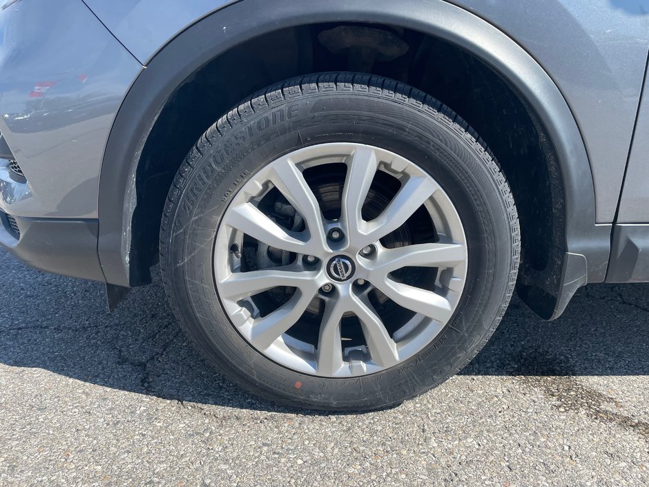 2022 Nissan Qashqai S-8