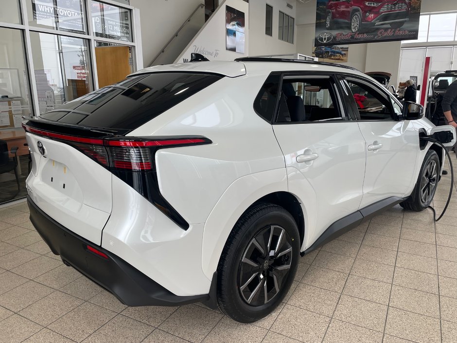 2026 Toyota bZ XLE-4