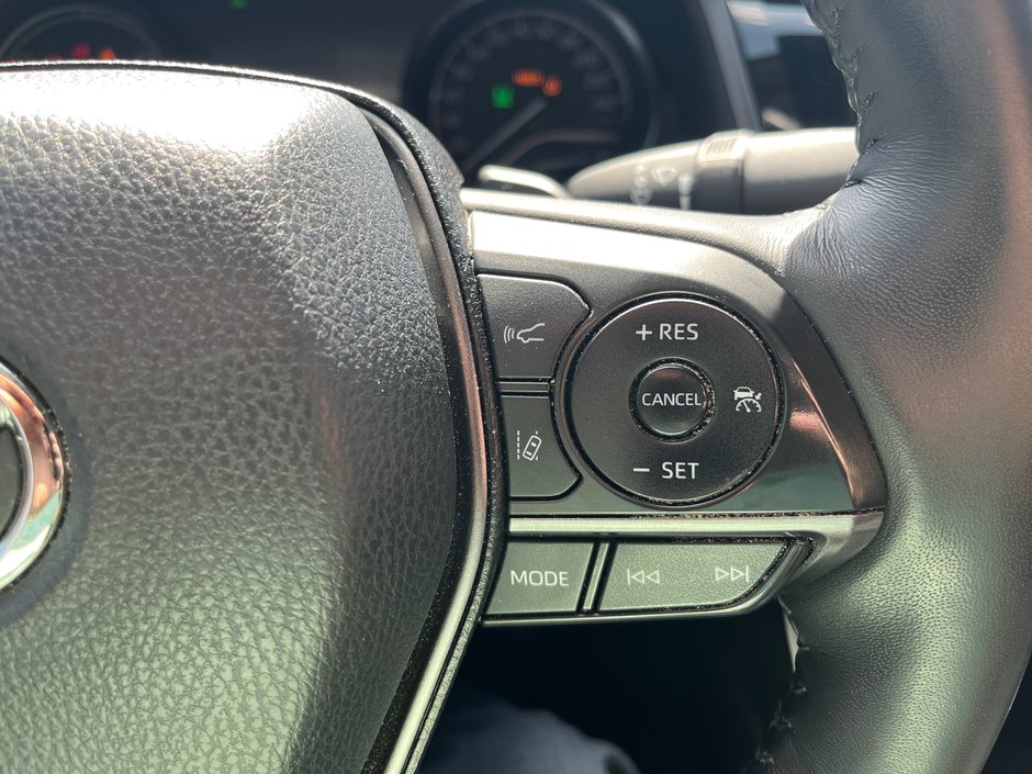 2021 Toyota Camry Hybrid XSE-11