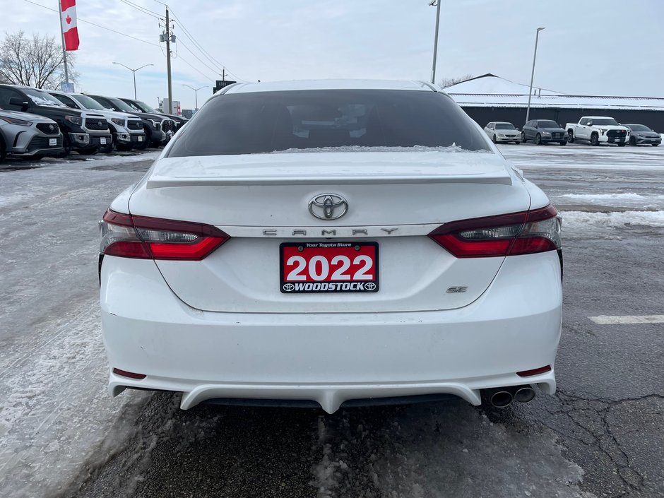 2022 Toyota Camry SE-2