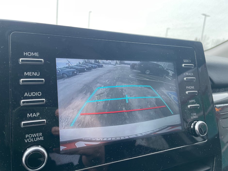 2022 Toyota Camry SE-9