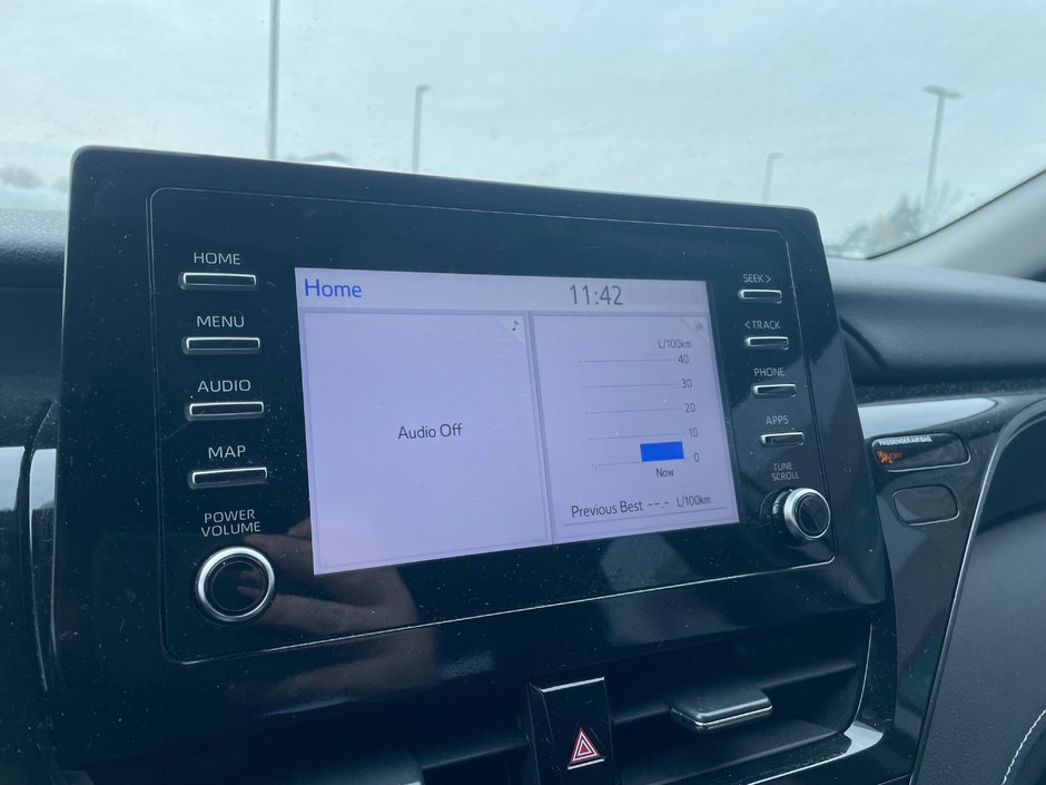 2022 Toyota Camry SE-10