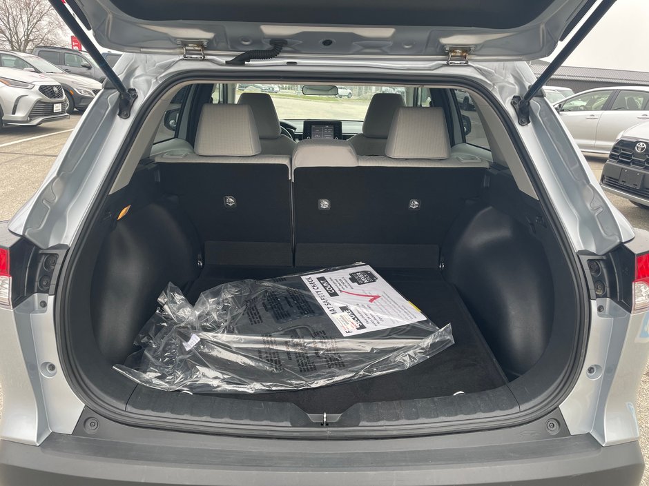 2022 Toyota Corolla Cross L-8