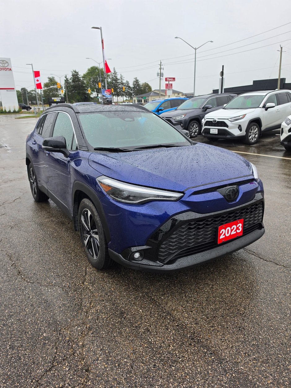 2023 Toyota Corolla Cross Hybrid XSE-4