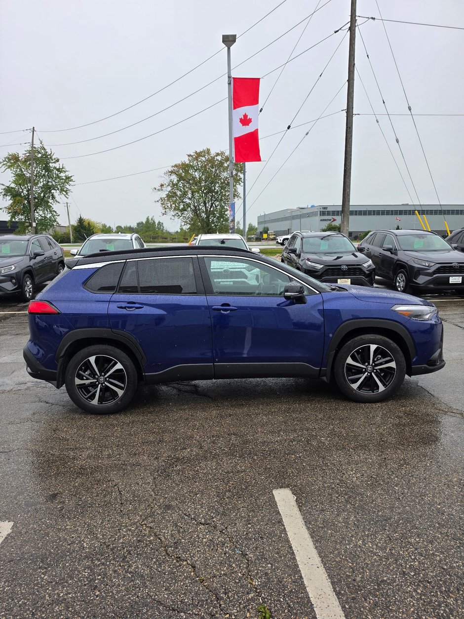 2023 Toyota Corolla Cross Hybrid XSE-3