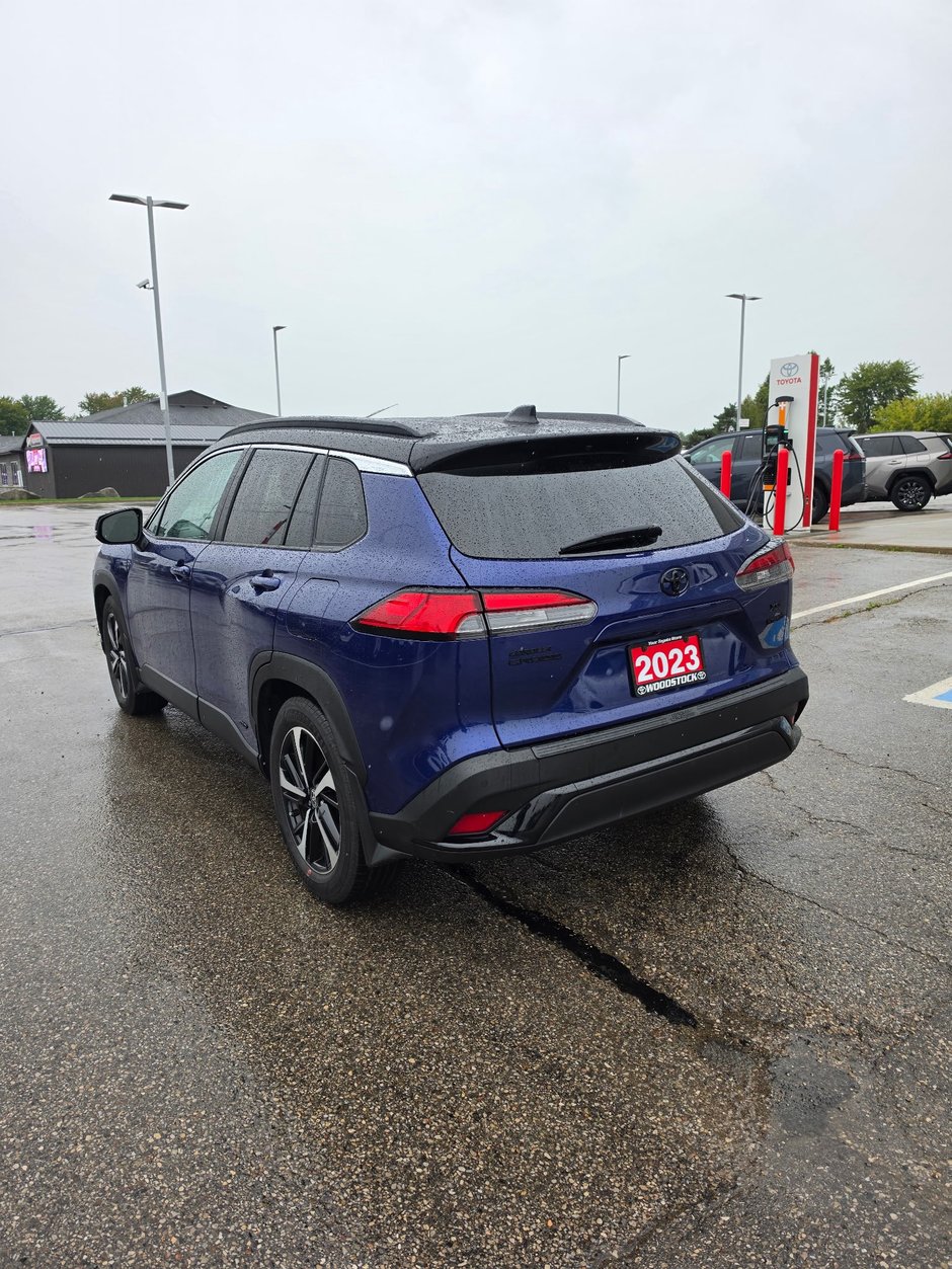2023 Toyota Corolla Cross Hybrid XSE-2