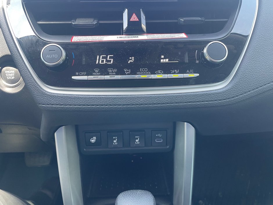 2025 Toyota Corolla Cross LE-10