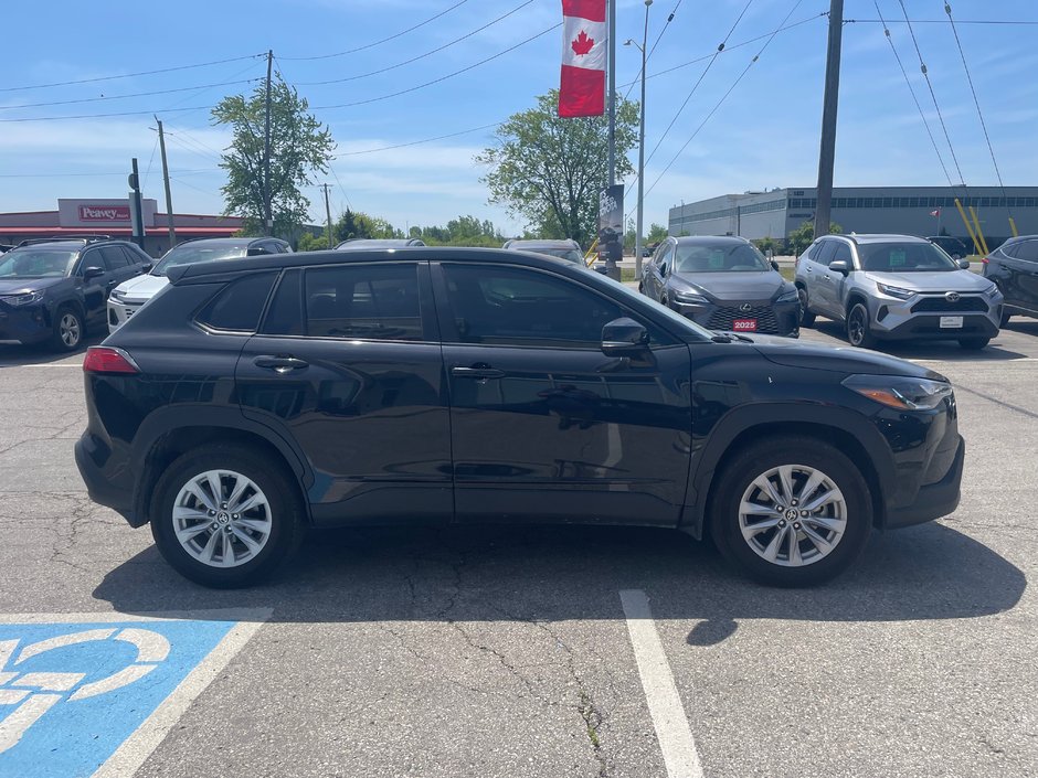 2025 Toyota Corolla Cross LE-3