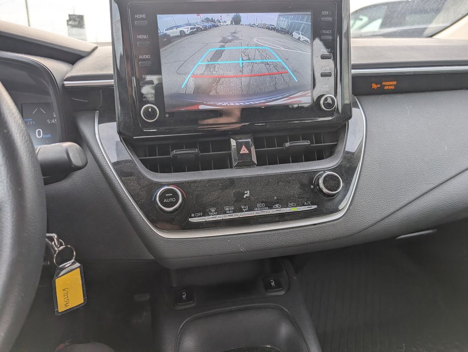 2022 Toyota Corolla LE-9