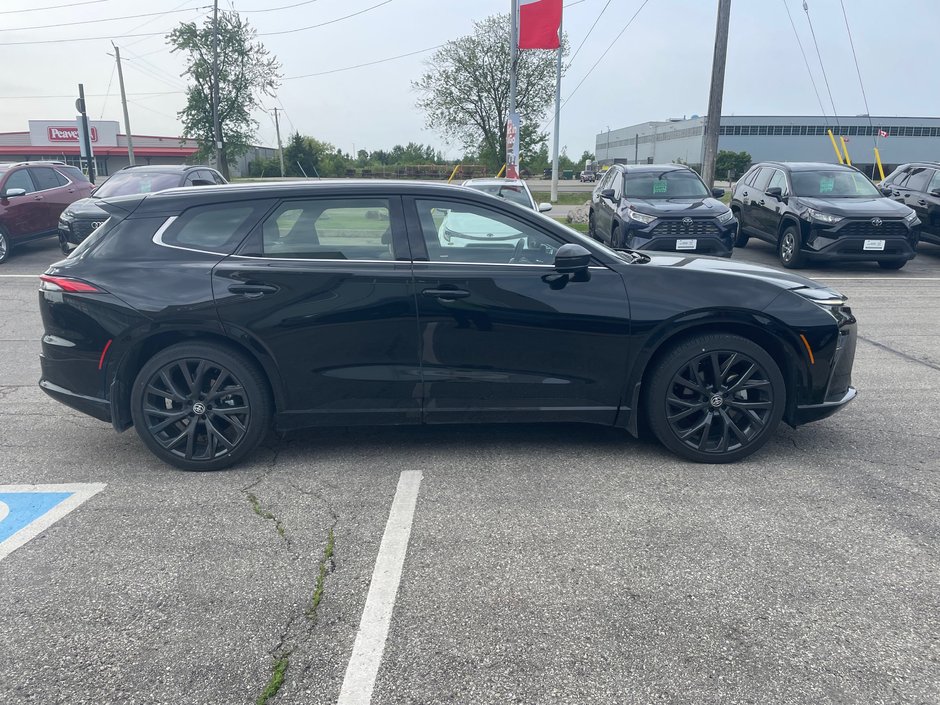 2025 Toyota Crown Signia Limited-2