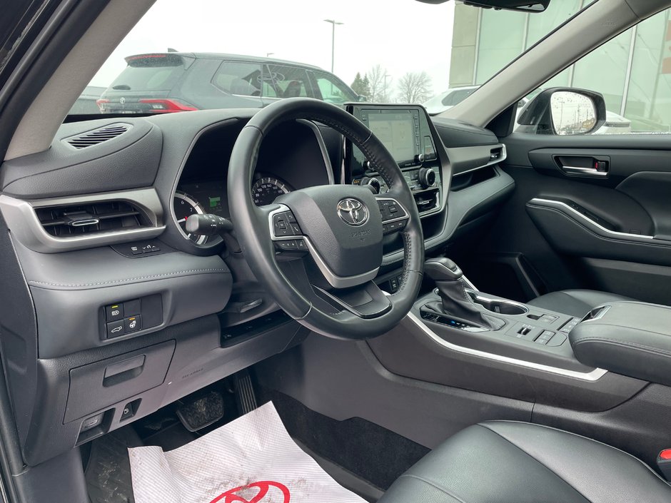 2022 Toyota Highlander XLE-6