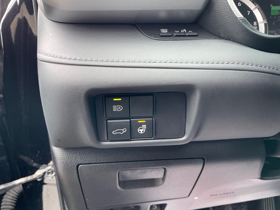 2022 Toyota Highlander XLE-8