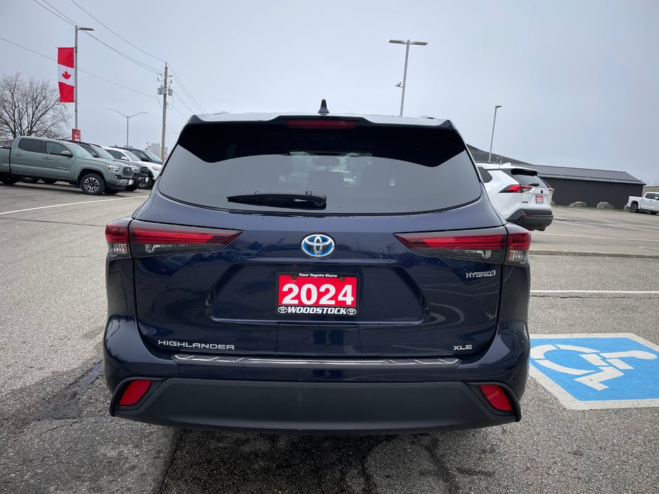 2024 Toyota Highlander Hybrid XLE-2