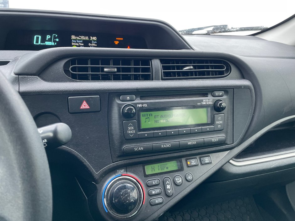 2014 Toyota Prius c 5DR HB-9