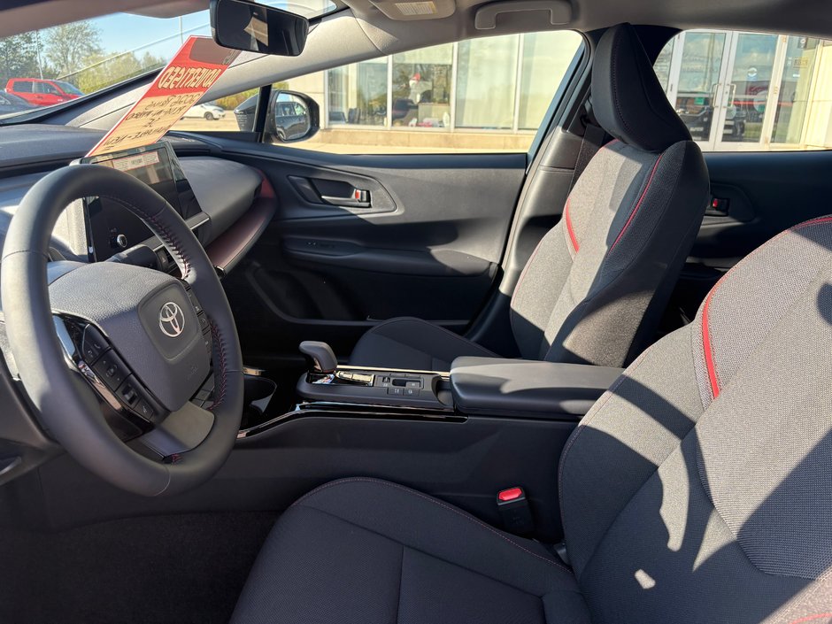 2026 Toyota Prius Plug-In Hybrid SE-5