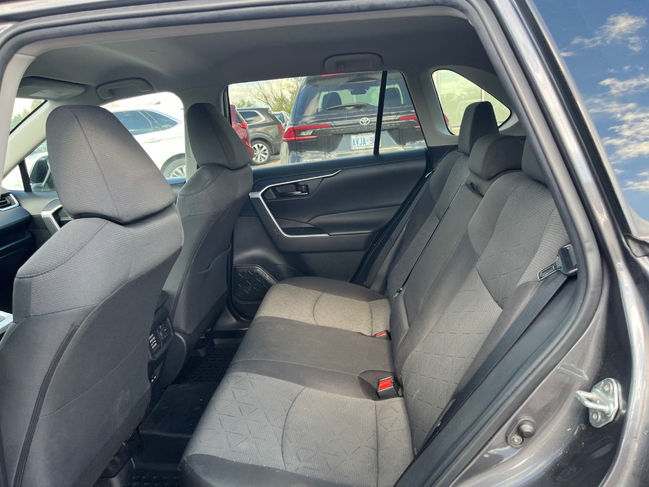 2022 Toyota RAV4 LE-18