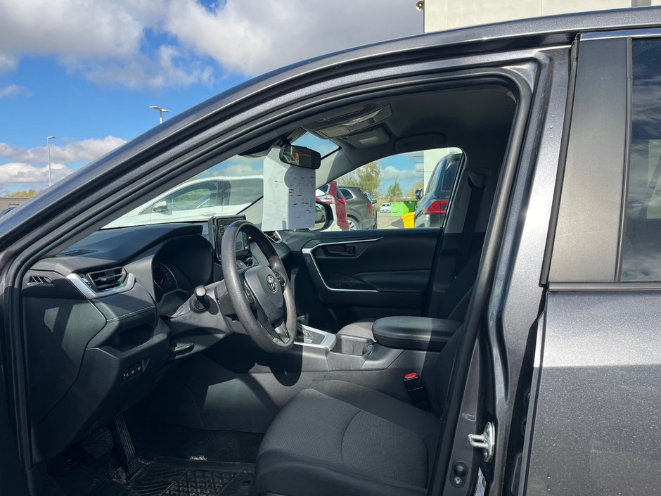 2022 Toyota RAV4 LE-7