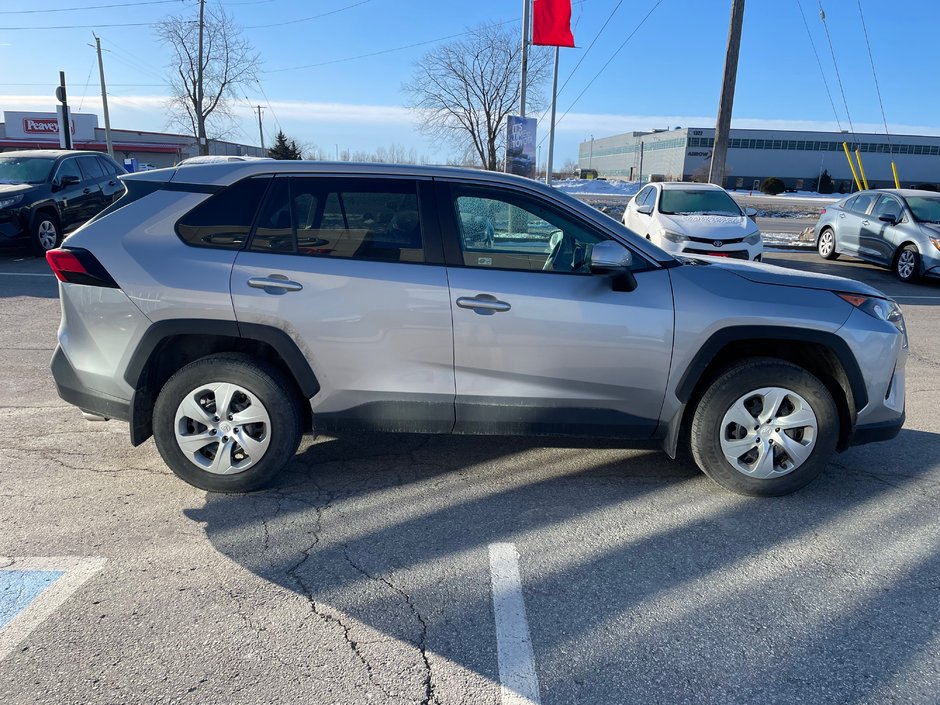 2022 Toyota RAV4 LE-3