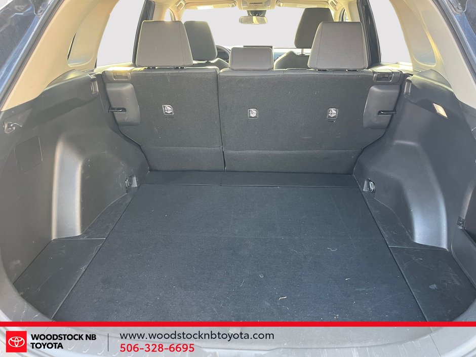 2023 Toyota RAV4 LE-12