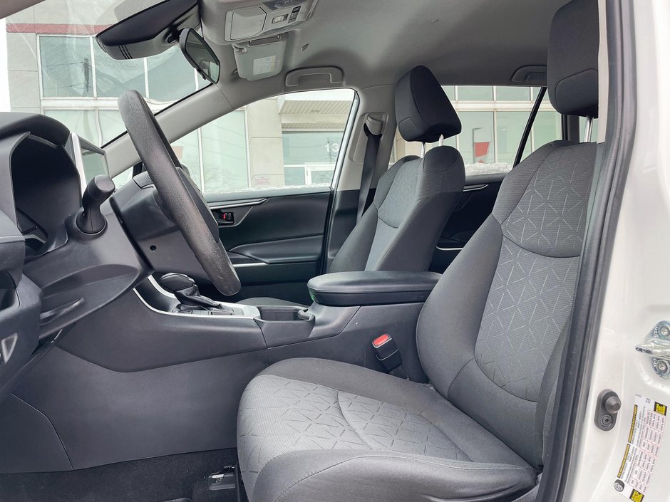 2023 Toyota RAV4 LE-5