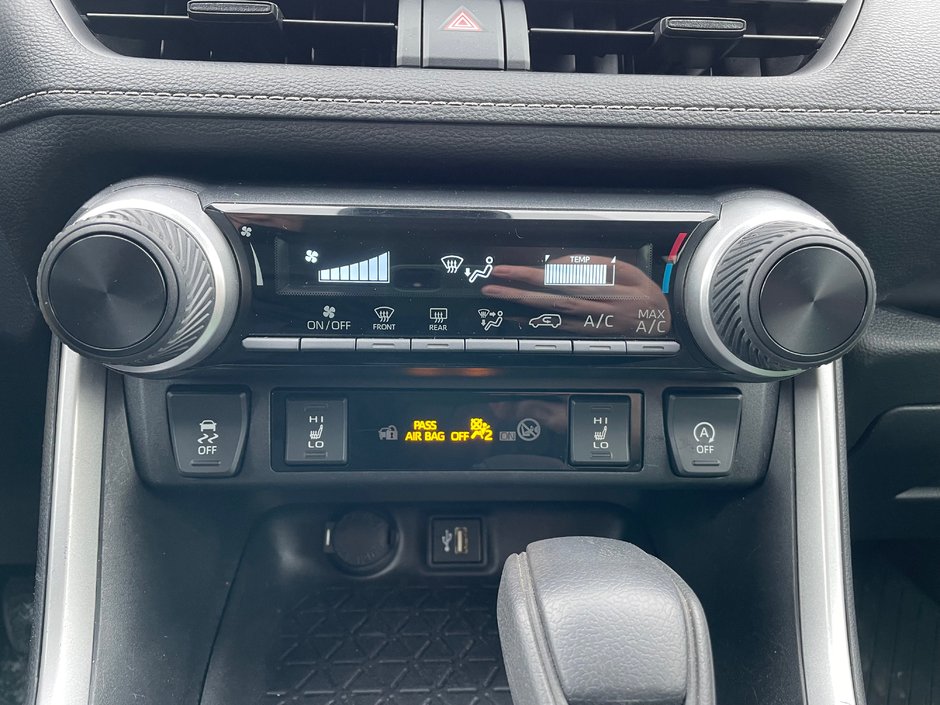 2023 Toyota RAV4 LE-11