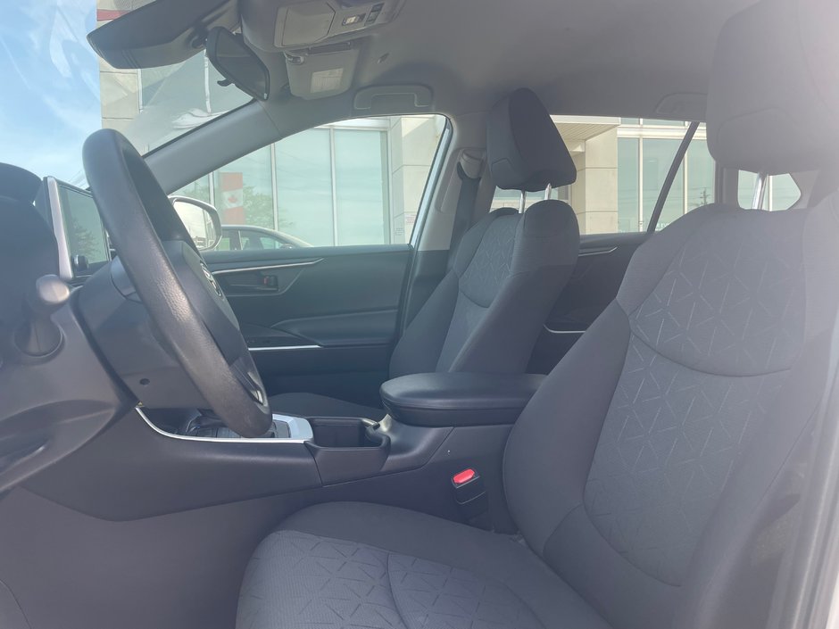 2023 Toyota RAV4 LE-5