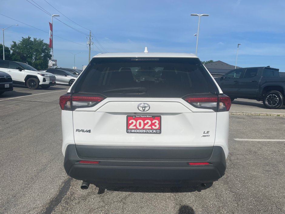 2023 Toyota RAV4 LE-2