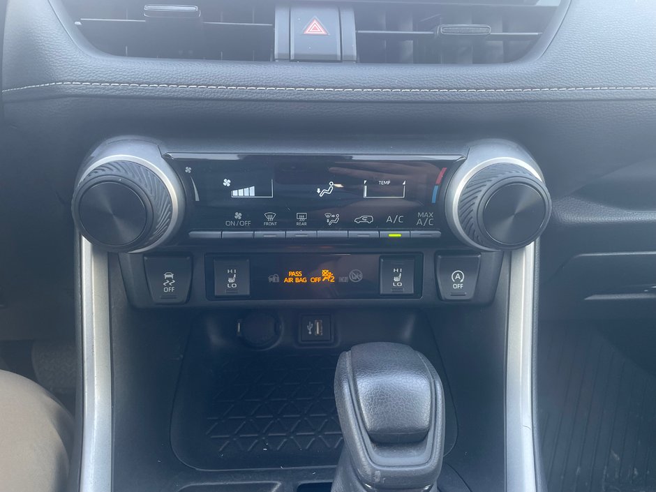 2023 Toyota RAV4 LE-10