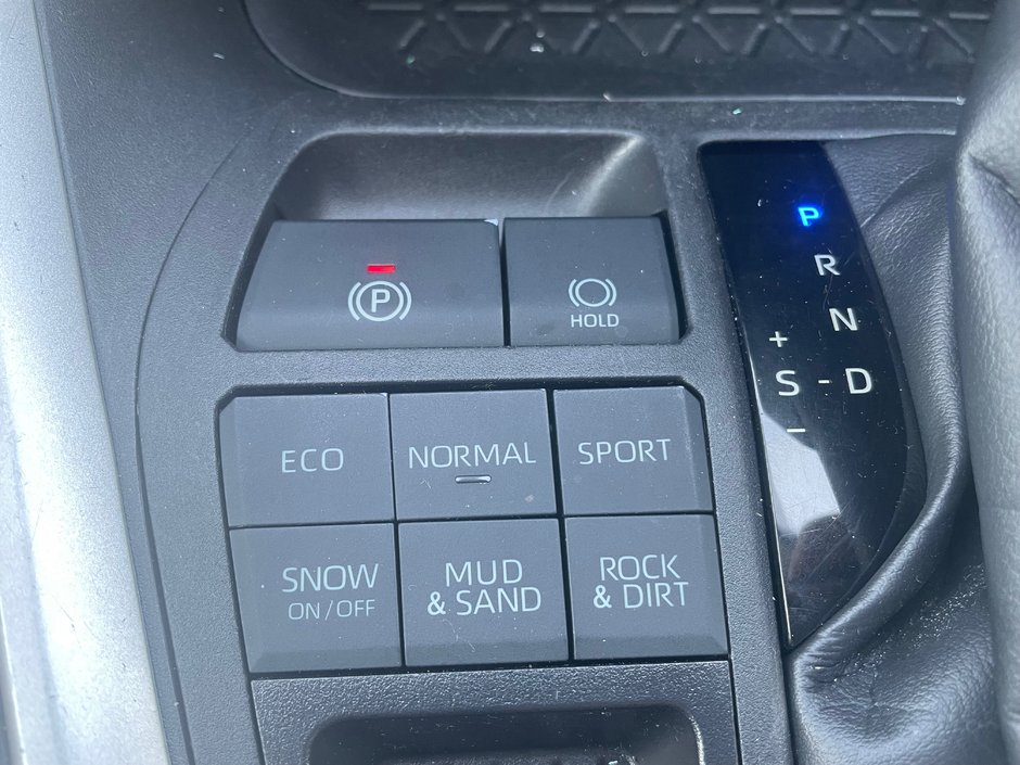 2023 Toyota RAV4 LE-11