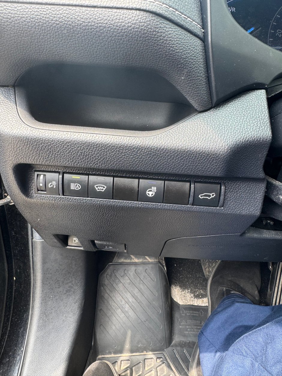 2023 Toyota RAV4 Hybrid XLE-7
