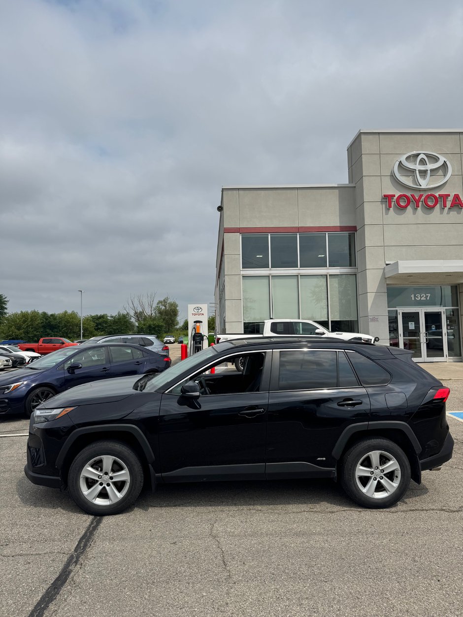 2023 Toyota RAV4 Hybrid XLE-1