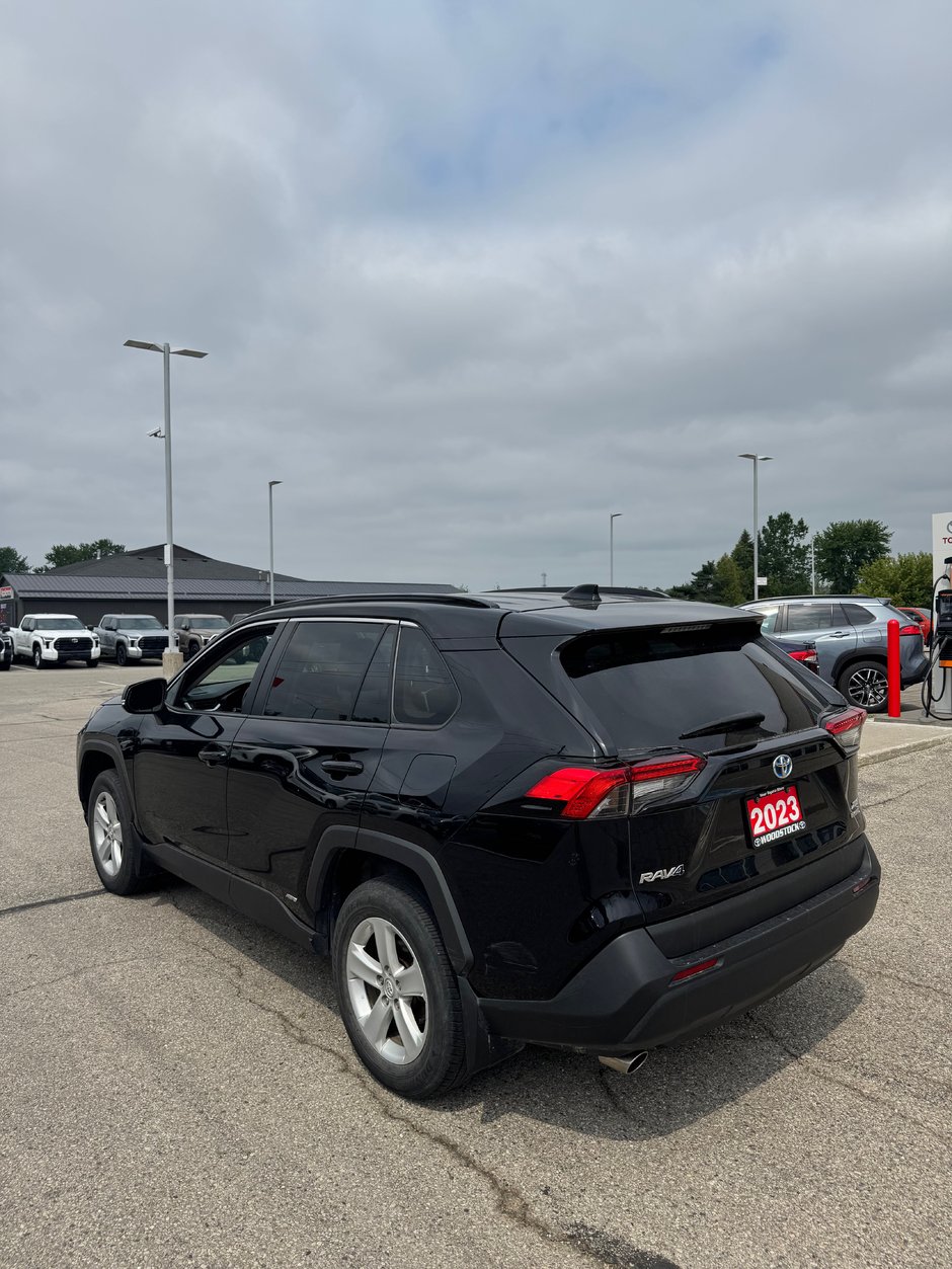 2023 Toyota RAV4 Hybrid XLE-2