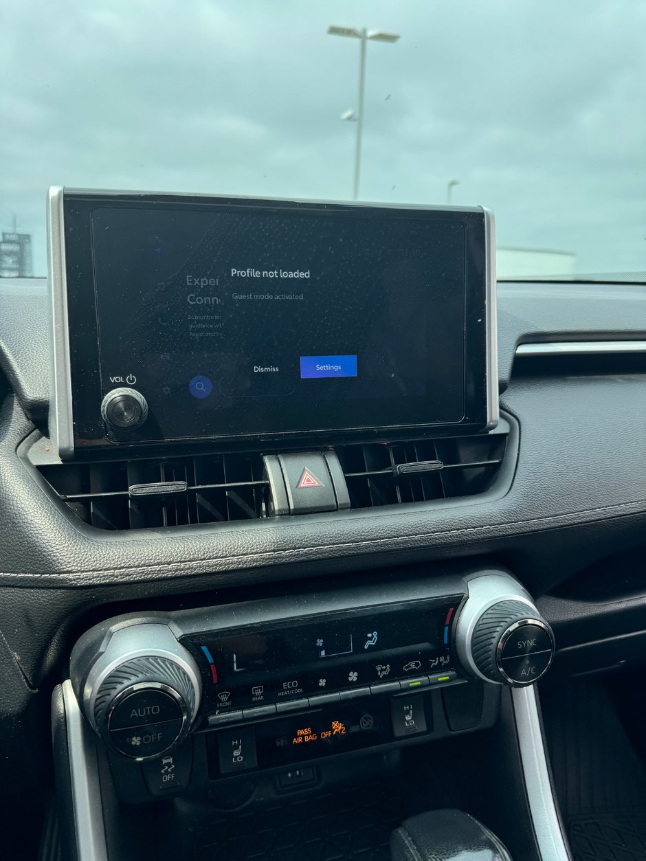 2023 Toyota RAV4 Hybrid XLE-12