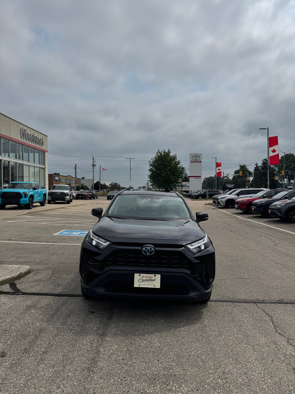 2023 Toyota RAV4 Hybrid XLE-13