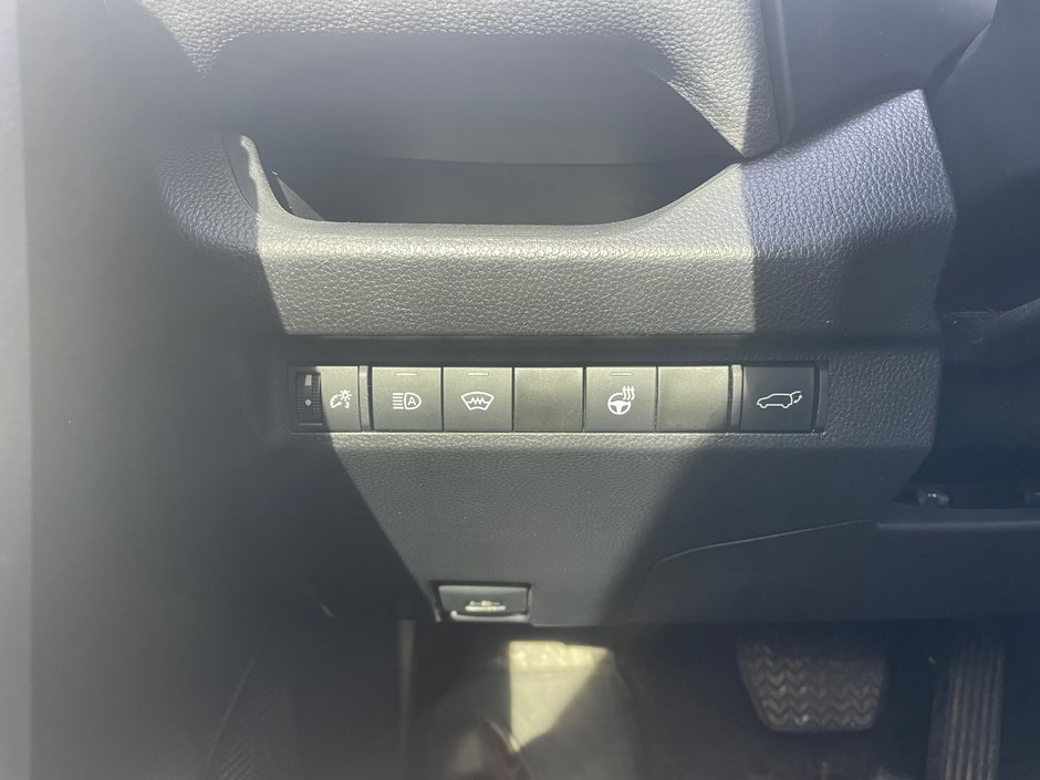 2024 Toyota RAV4 XLE-8