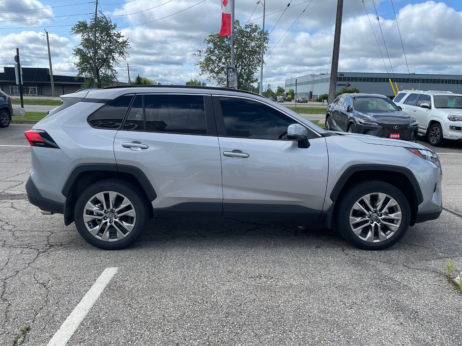 2025 Toyota RAV4 XLE-3