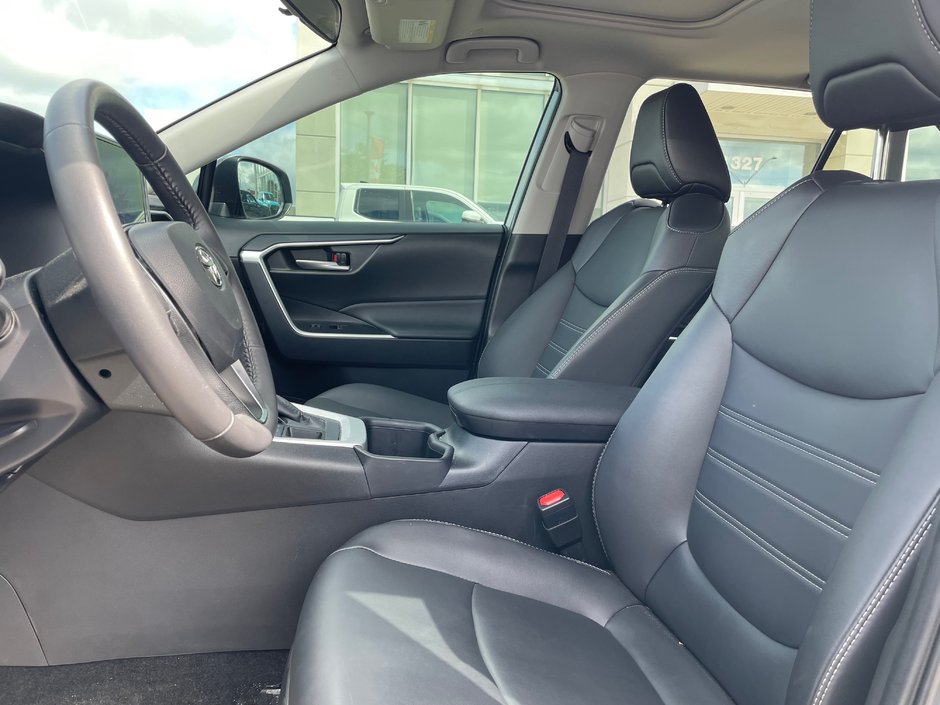 2025 Toyota RAV4 XLE-7