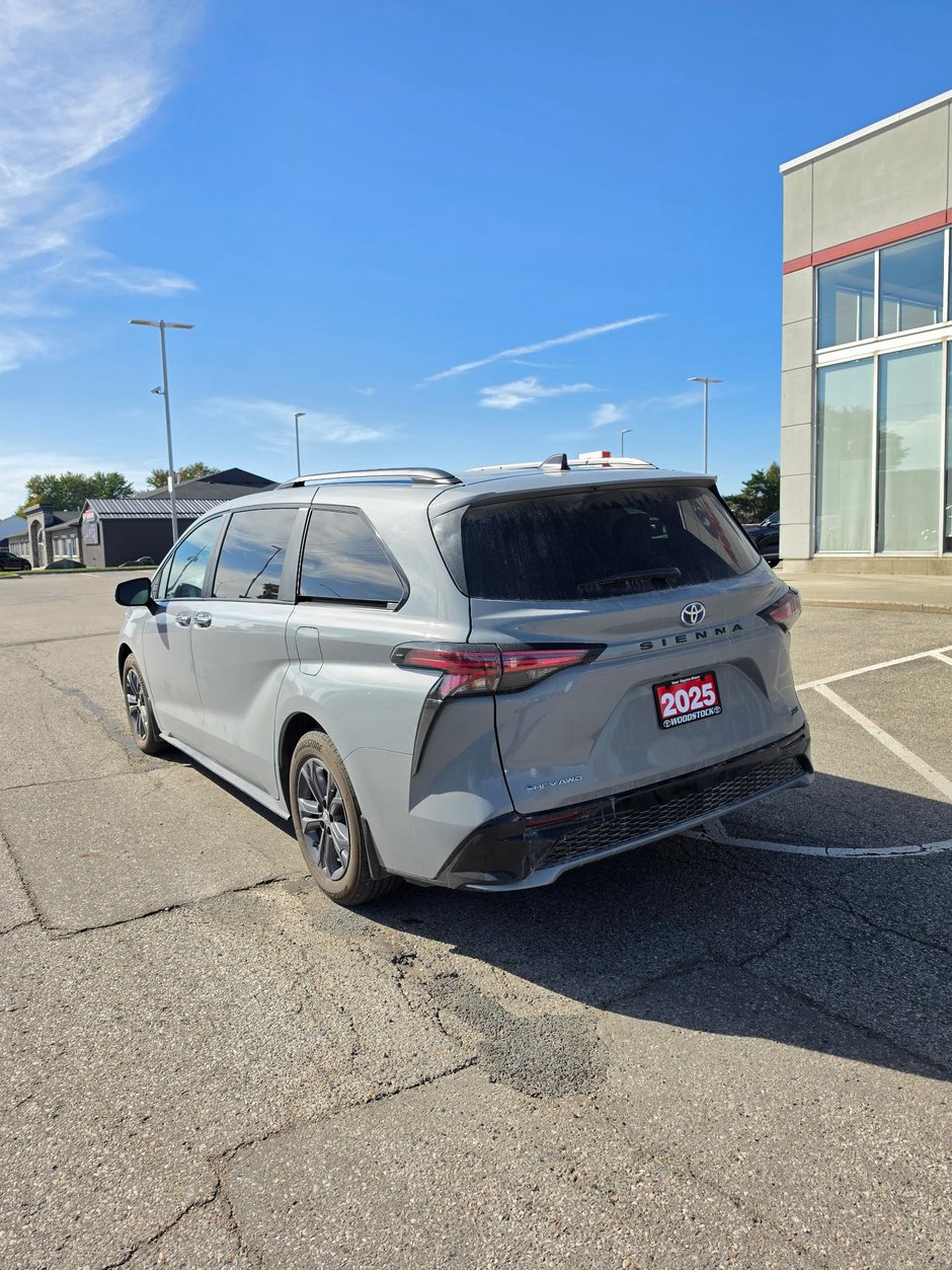 2025 Toyota Sienna XSE-1