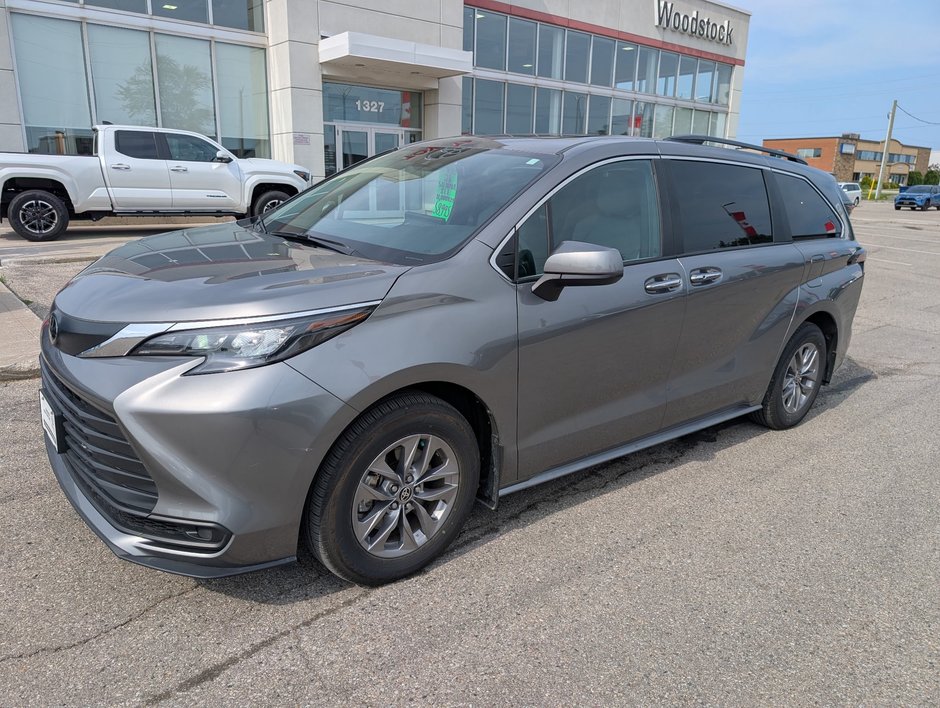 2026 Toyota Sienna XLE-0