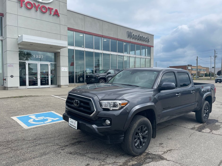 2023 Toyota Tacoma 4WD DBL AT SR5 in Woodstock, Ontario