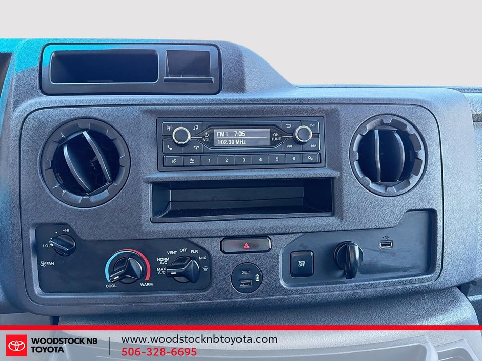 Ford E-Series Cutaway  2024-16