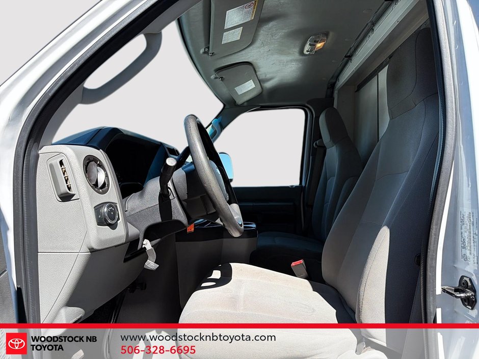 Ford E-Series Cutaway  2024-10