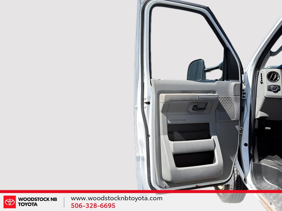 Ford E-Series Cutaway  2024-11