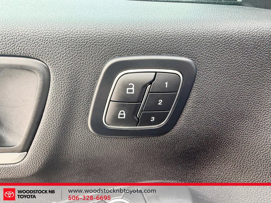 Ford Escape Platinum 2025-15